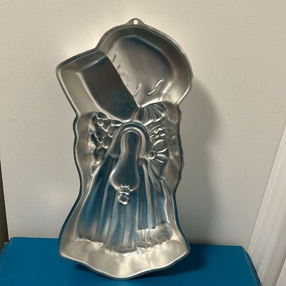 Vintage Holly Hobbie Wilton Cake Pan Baking Tin 1975 - Picture 2 of 3